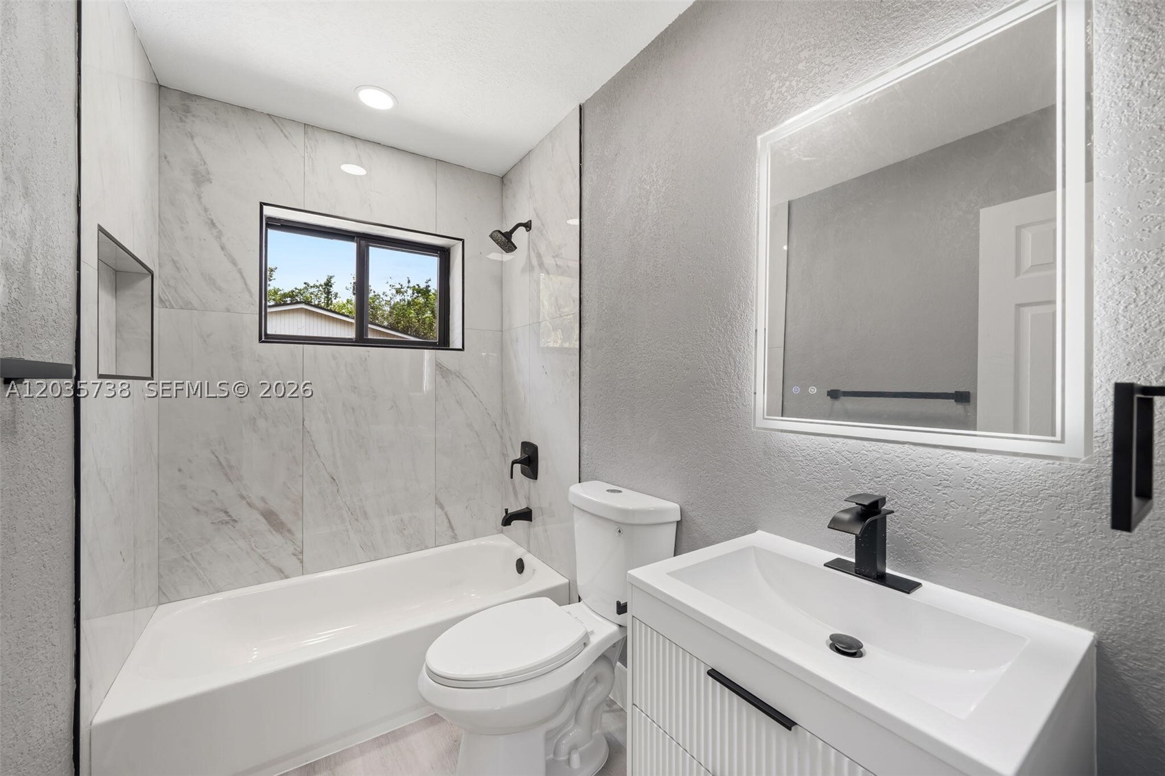 KENDALL GREEN SEC B 44-18 - Residential