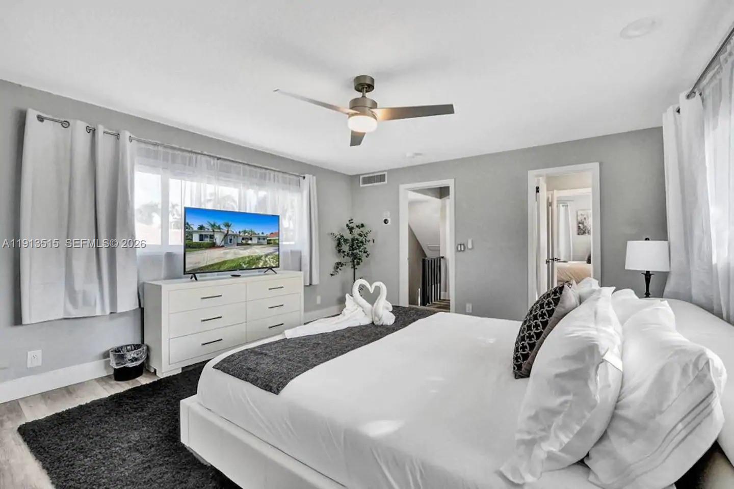 HOLLYWOOD LAKES SECTION - Residential Lease