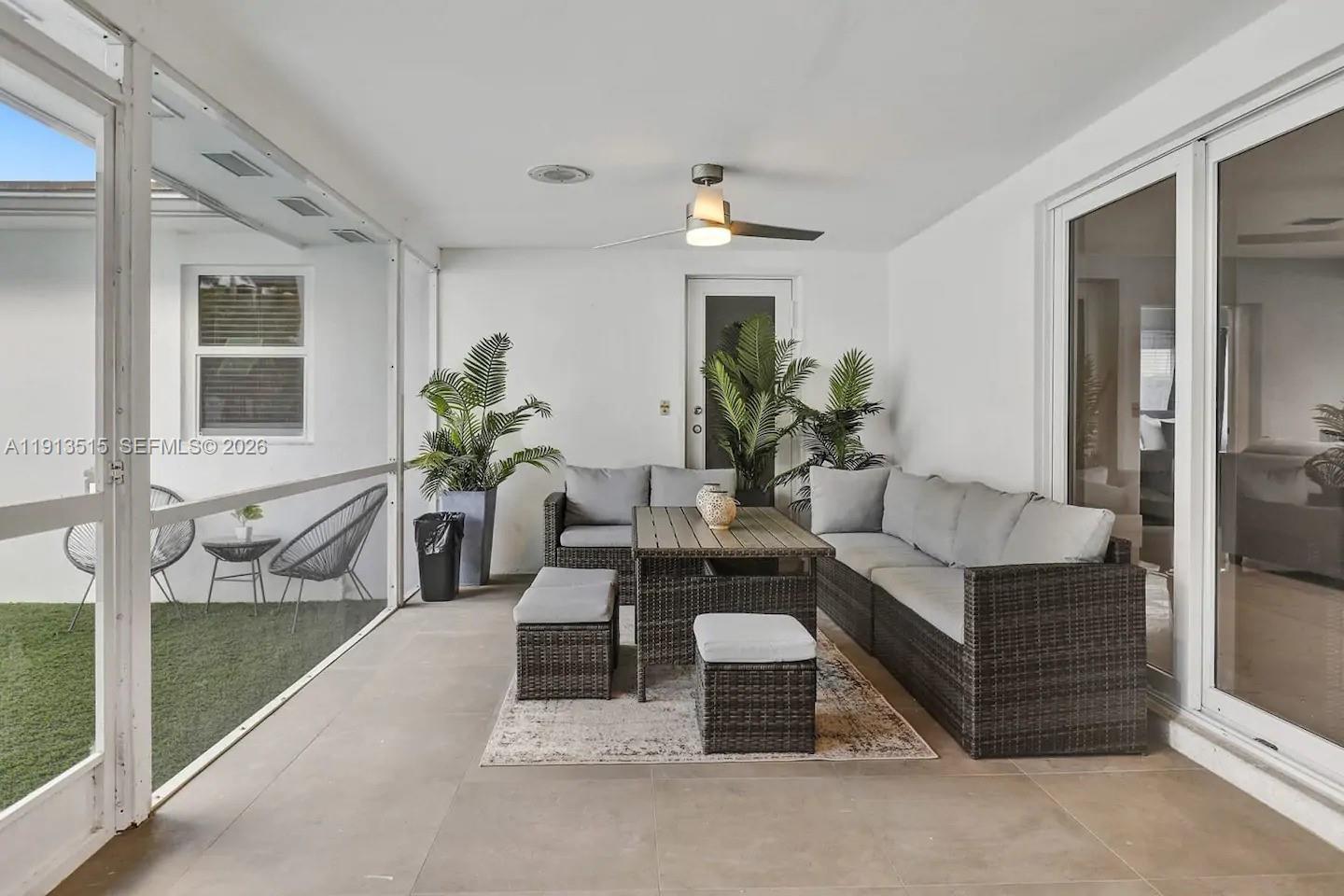 HOLLYWOOD LAKES SECTION - Residential Lease