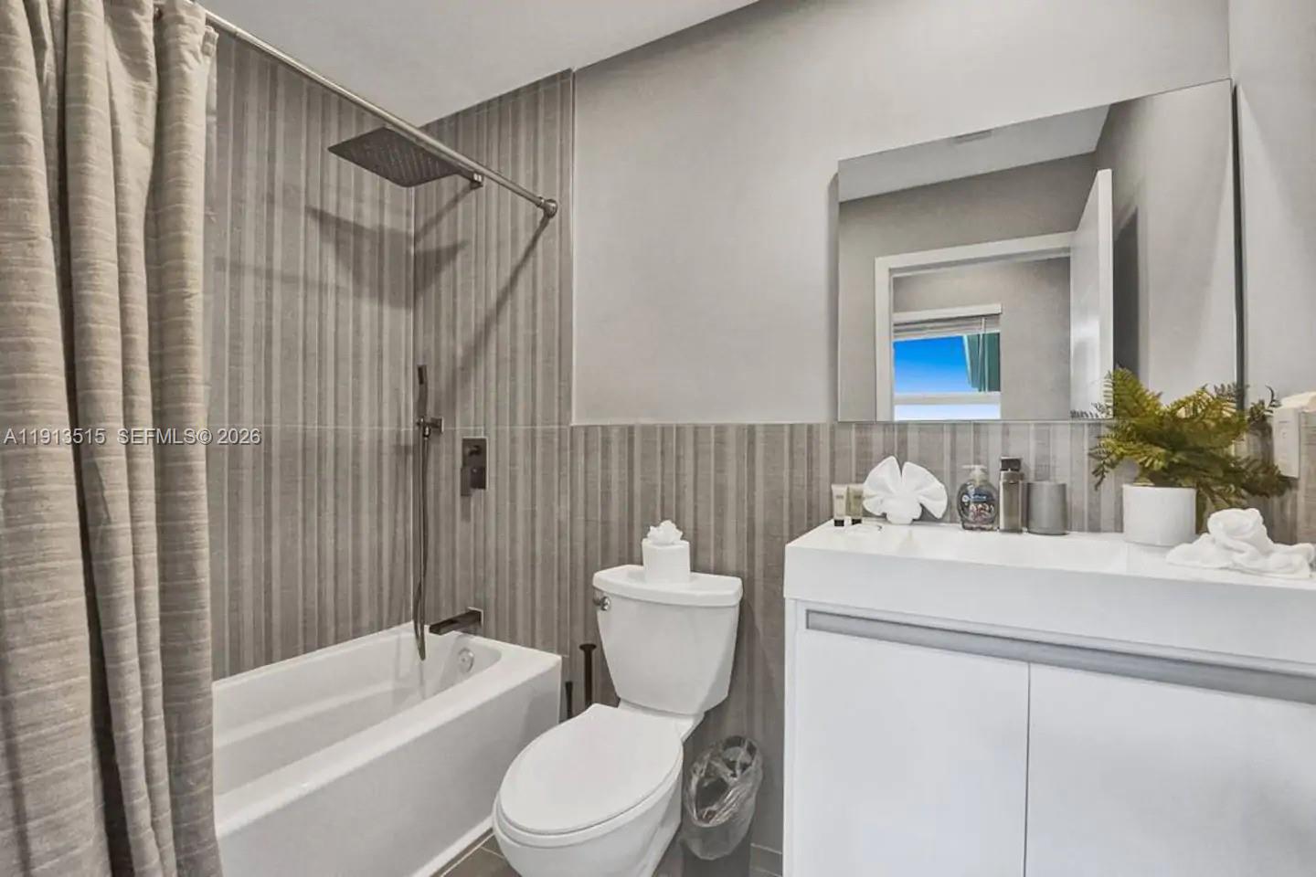 HOLLYWOOD LAKES SECTION - Residential Lease