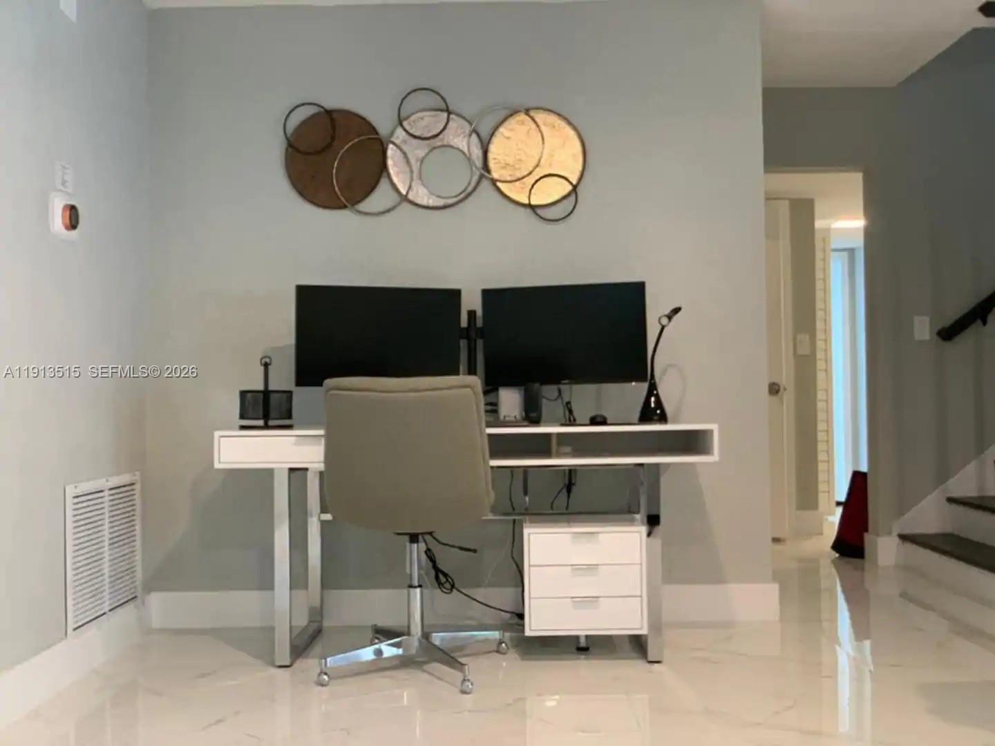 HOLLYWOOD LAKES SECTION - Residential Lease