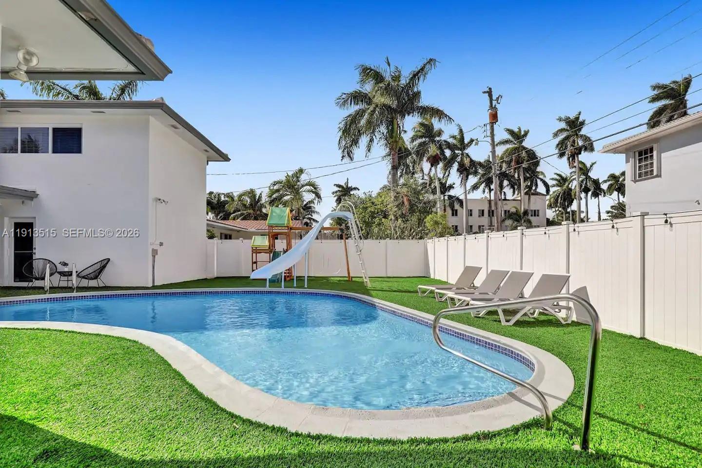 HOLLYWOOD LAKES SECTION - Residential Lease