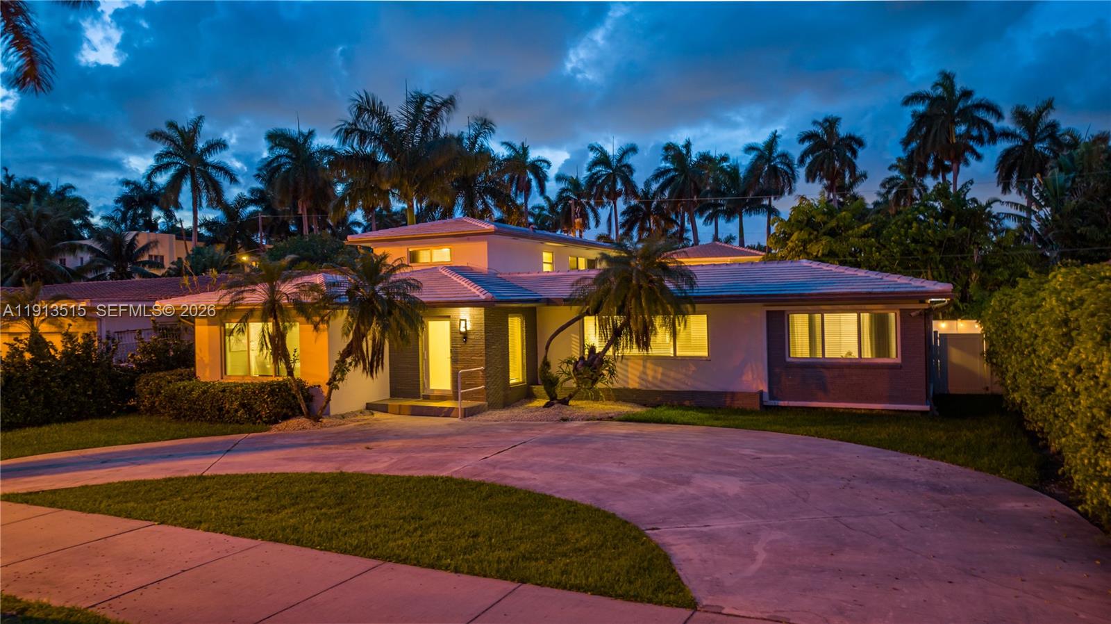 HOLLYWOOD LAKES SECTION - Residential Lease