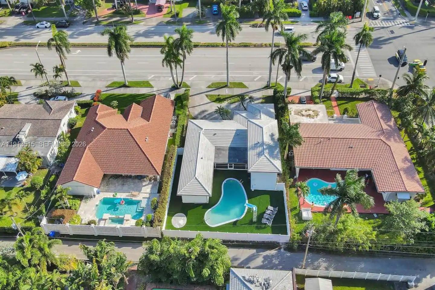 HOLLYWOOD LAKES SECTION - Residential Lease