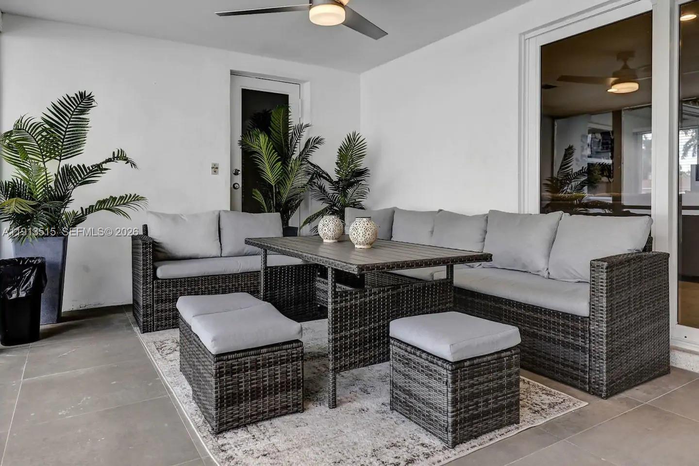 HOLLYWOOD LAKES SECTION - Residential Lease