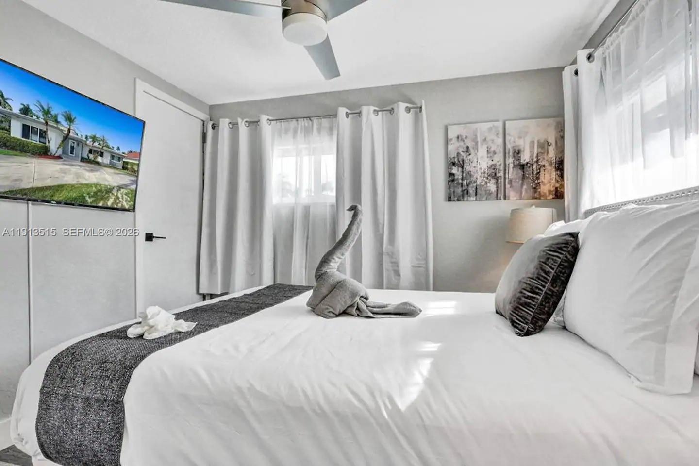 HOLLYWOOD LAKES SECTION - Residential Lease