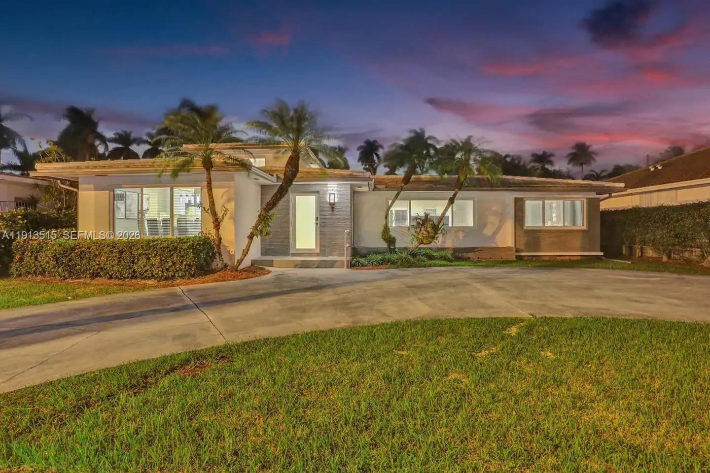HOLLYWOOD LAKES SECTION - Residential Lease