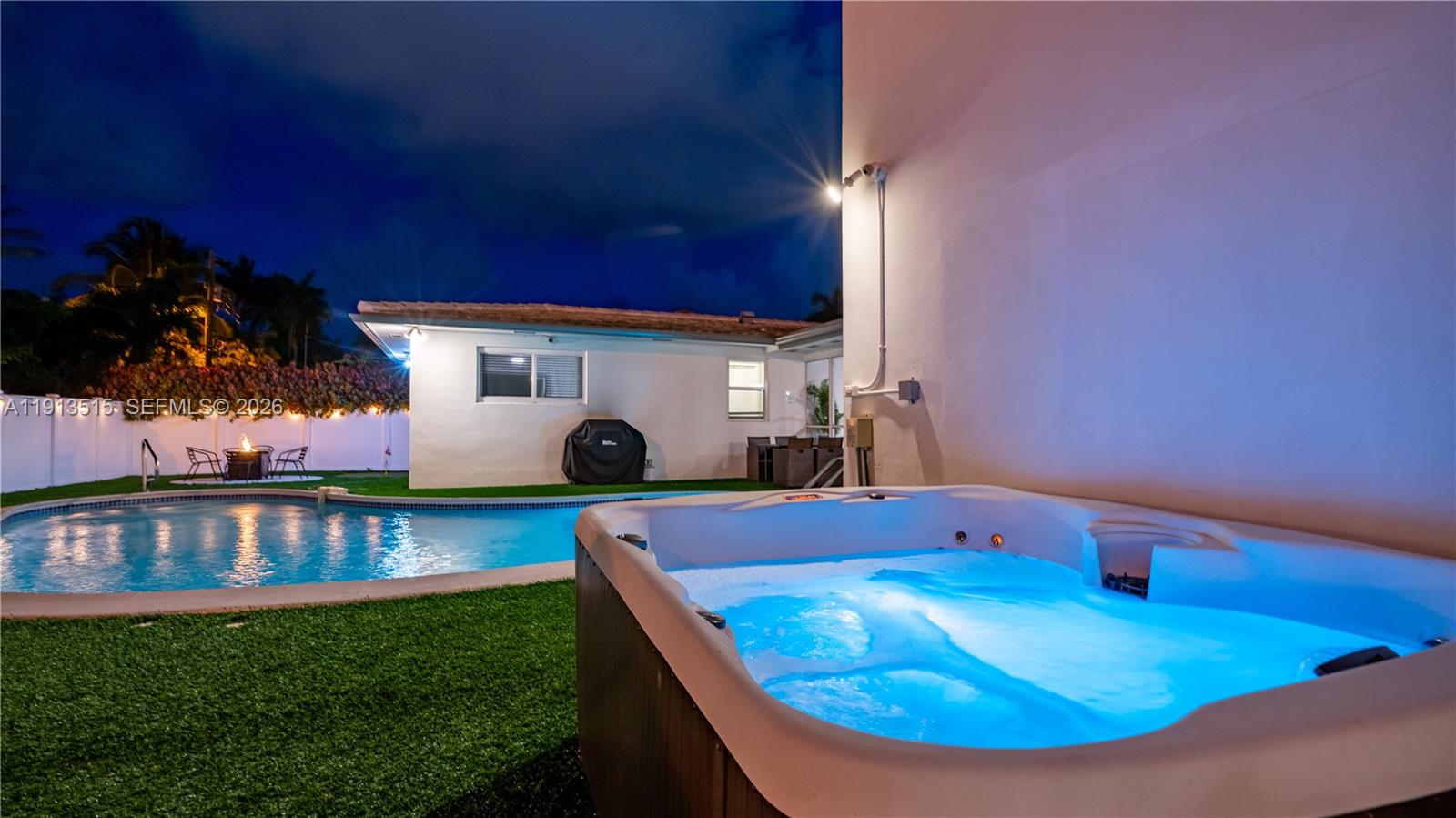HOLLYWOOD LAKES SECTION - Residential Lease