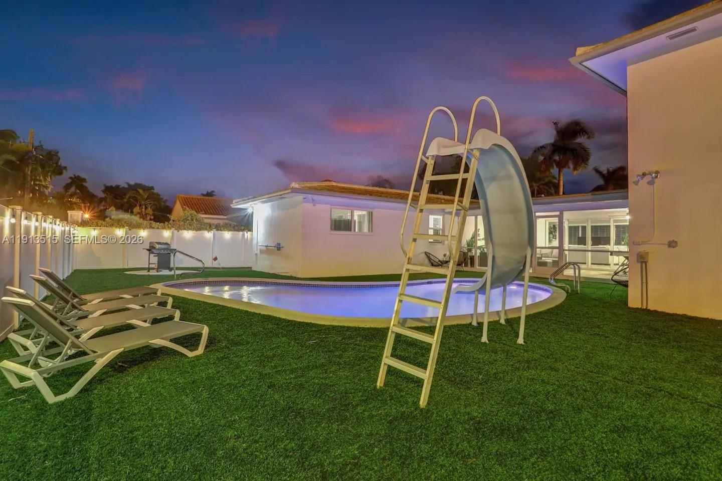 HOLLYWOOD LAKES SECTION - Residential Lease