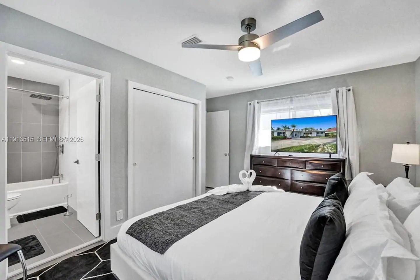 HOLLYWOOD LAKES SECTION - Residential Lease