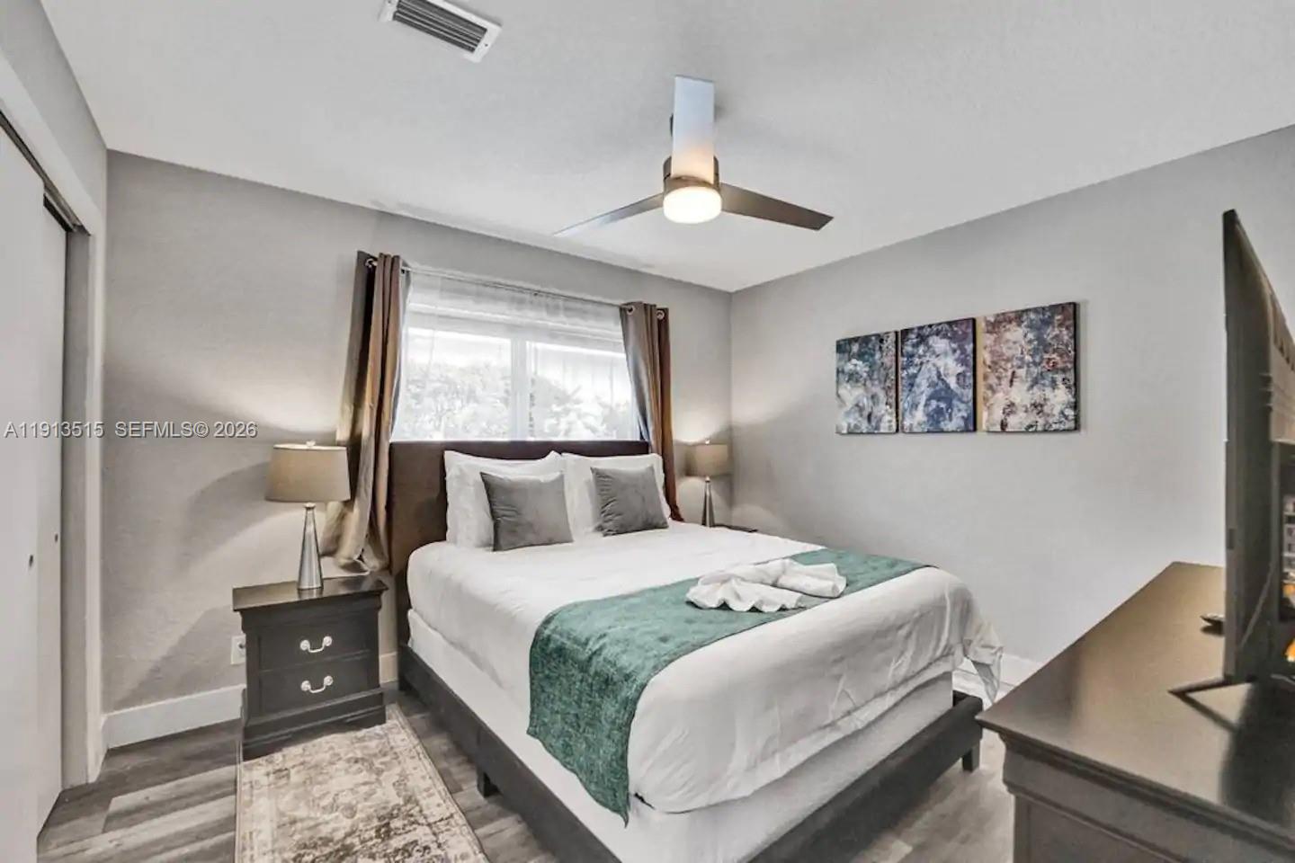 HOLLYWOOD LAKES SECTION - Residential Lease