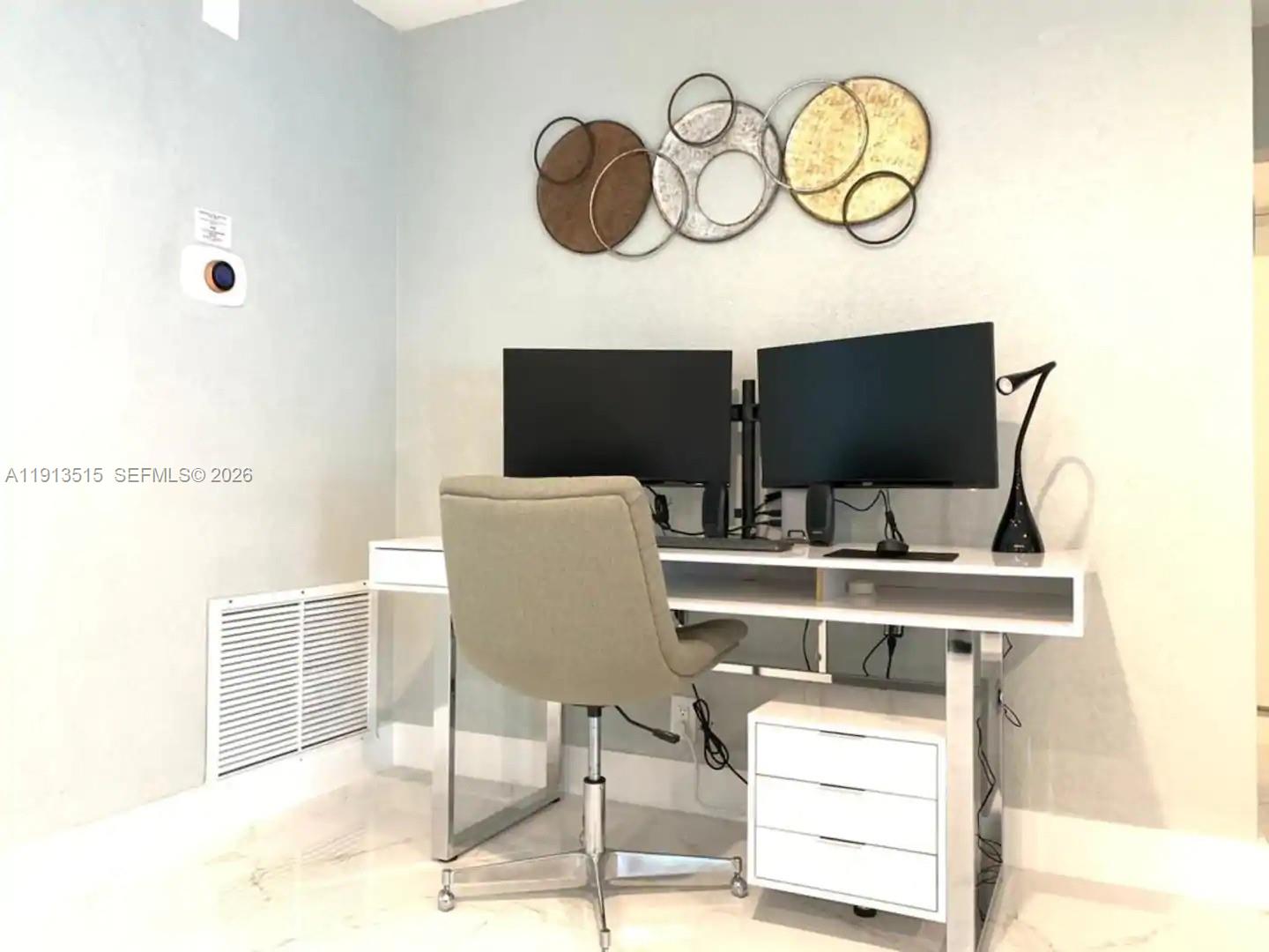 HOLLYWOOD LAKES SECTION - Residential Lease