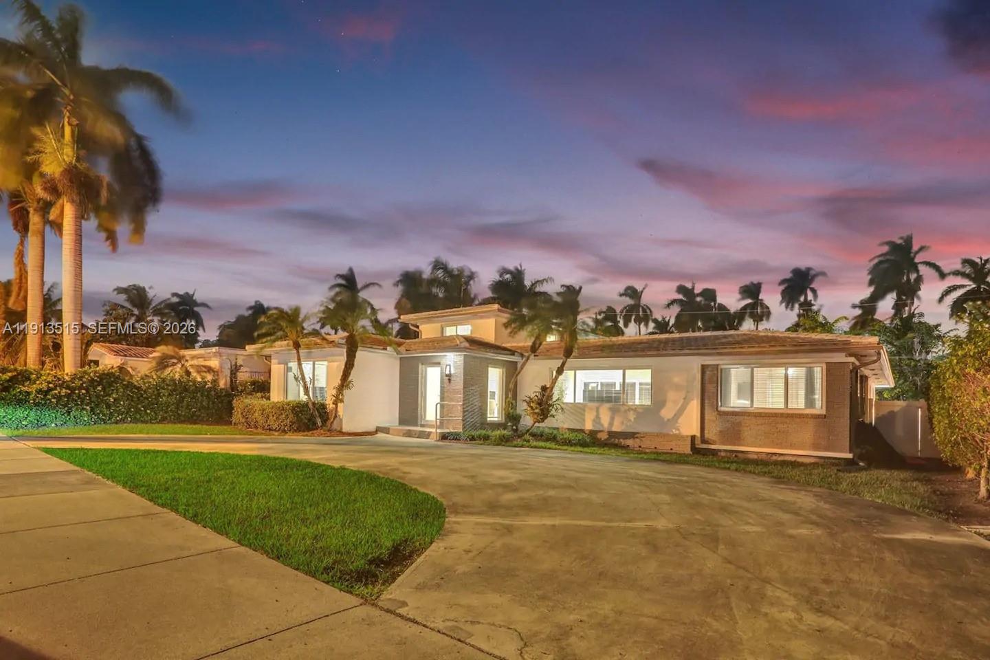 HOLLYWOOD LAKES SECTION - Residential Lease