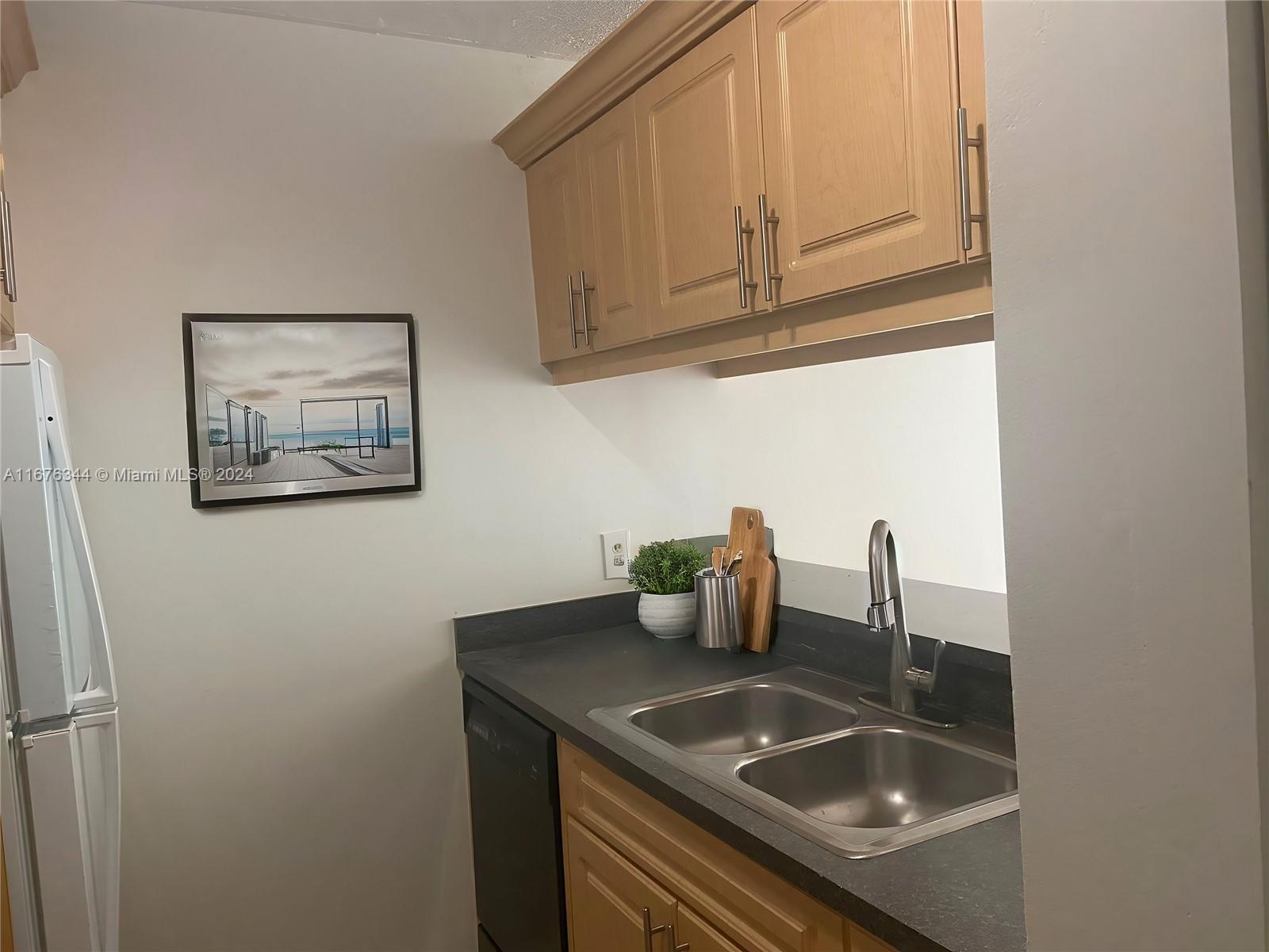 COUNTRY GARDENS CONDO - Residential Lease
