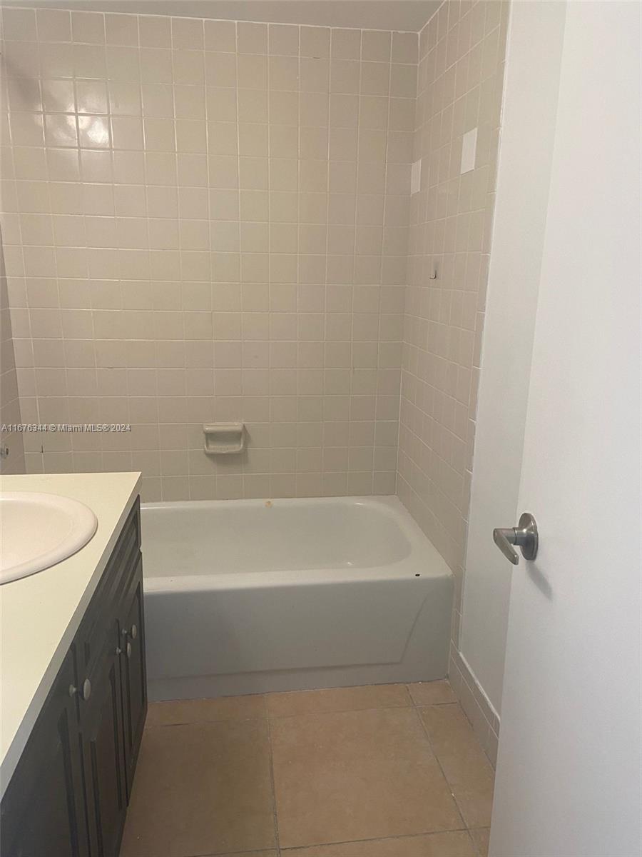 COUNTRY GARDENS CONDO - Residential Lease