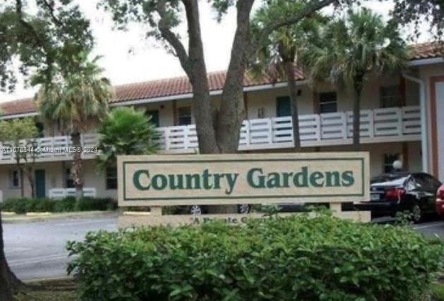 BEAUTIFUL TWO BEDROOM APARTMENT WITH TWO BATHROOMS. WATERVIEW. VERY BRIGHT. LOCATED ON A
CORNER. VINYL FLOORS IN BEDROOMS. VERY COMFORTABLE AND SPACIOUS KITCHEN.
WASHER AND DRYER INSIDE UNIT. VERY QUIET COMMUNITY WITH POOL. BEST LOCATION IMPOSSIBLE.
GREAT SCHHOLS. 620 CREDIT SCORE REQUIRED BY HOA.
EASY TO SHOW.
