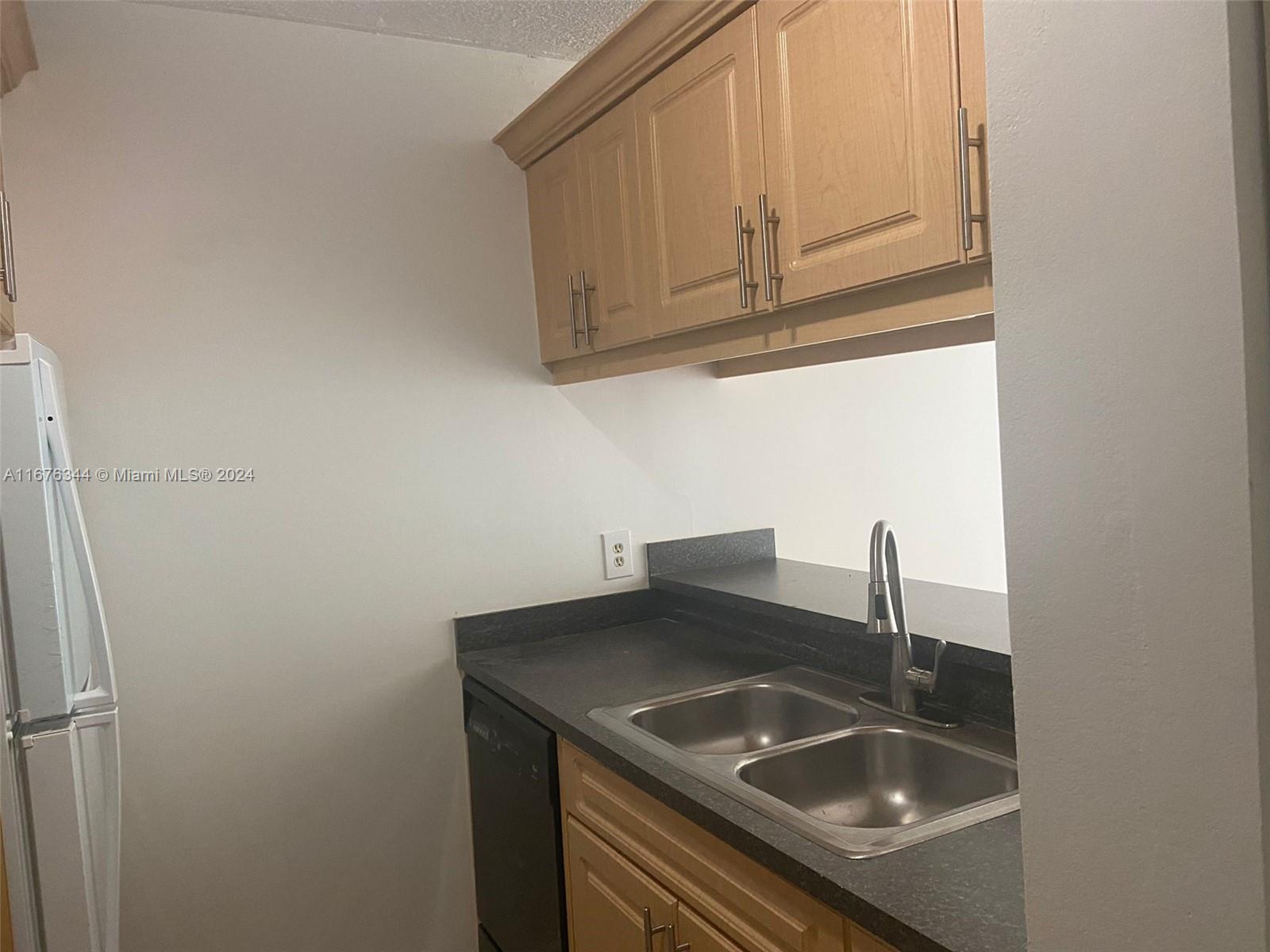COUNTRY GARDENS CONDO - Residential Lease