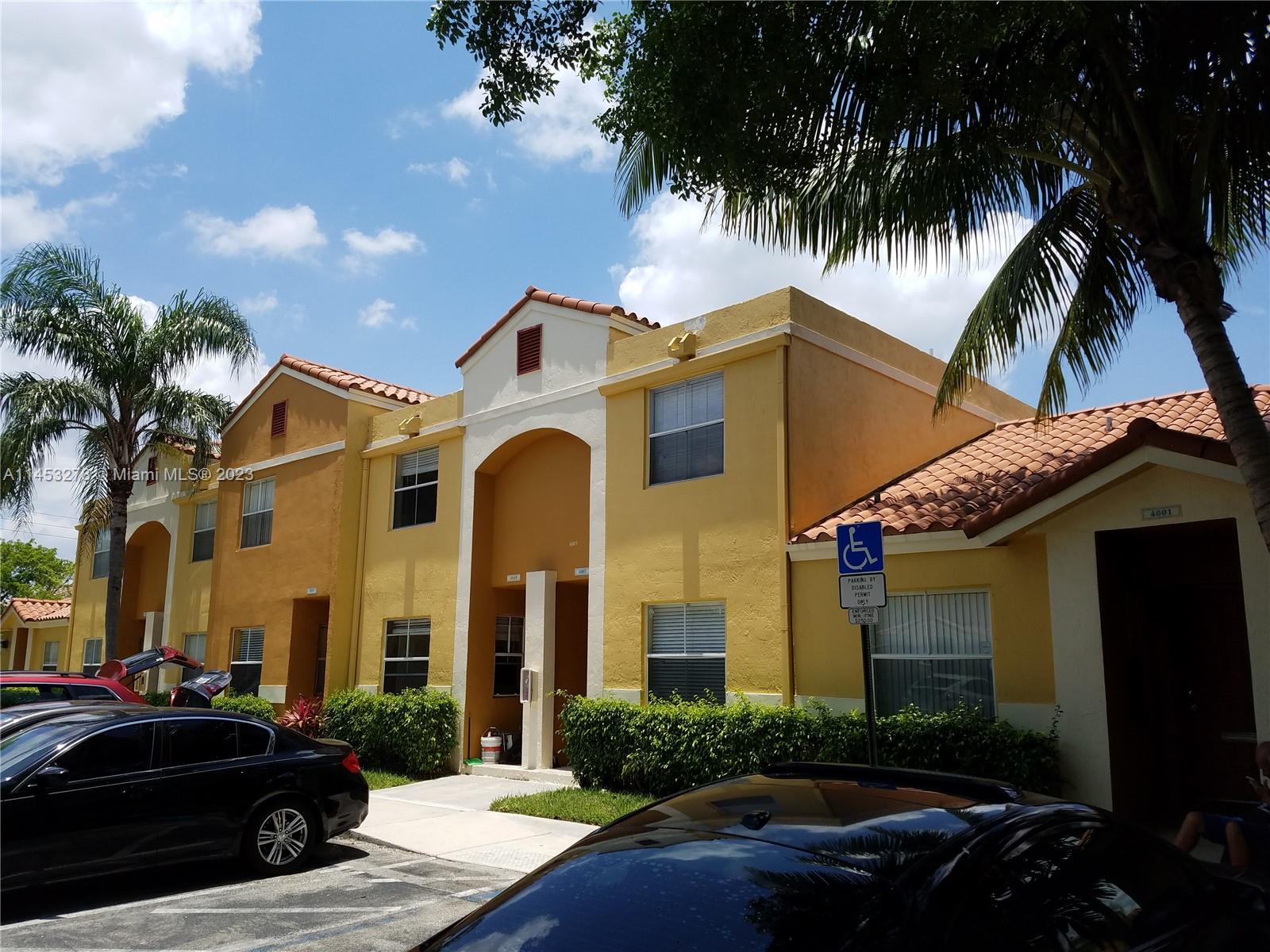 NICE TOWNHOUSE. 2 MASTERS BEDROOMS WITH 2 BATHROOMS IN 2nd FLOOR + 1/2 BATH. WASHER & DRYER IN UNIT. VYNIL FLOORS UPSTAIRS, TILE FLOORS DOWNSTAIRS. QUIET COMMUNITY, LAKE, GREAT LOCATION, CLOSE TO PARKS, SHOPPING AND CLOSE TO 595, 869 AND TURNPIKE. COMPLEX HAS A NICE POOL AND IS ACROSS THE STREET OF A NEW CITY OF SUNRISE PARK, THAT INCLUDED A MINI WATERPARK FOR KIDS. ASSOCIATION REQUIRES APPROVAL.CREDIT SCORE 600 OR ABOVE. EASY TO SHOW