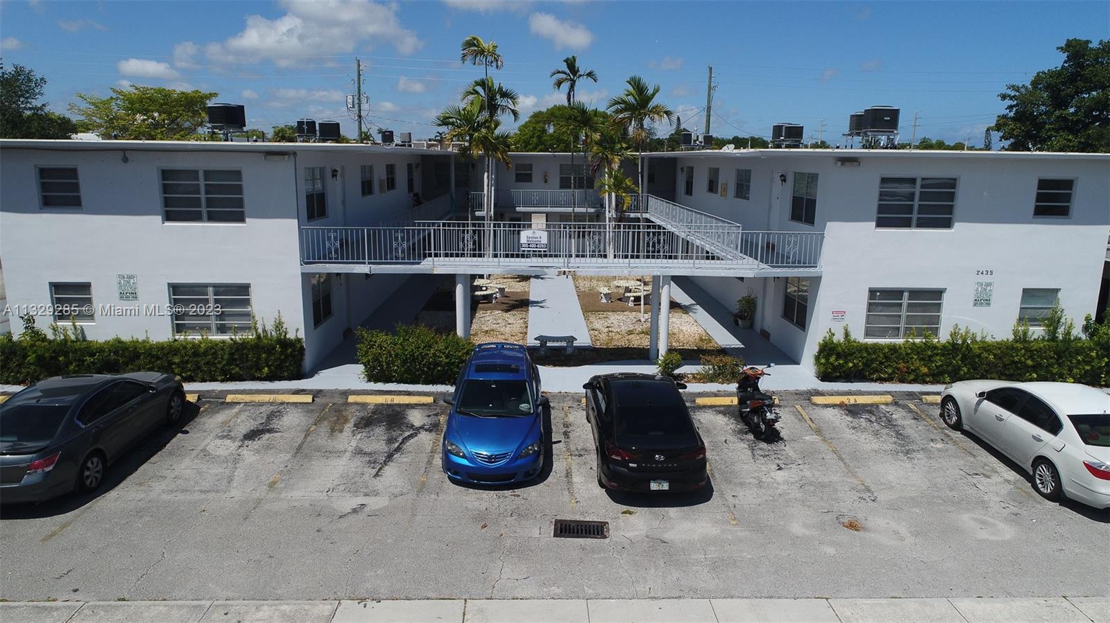 HOLLYWOOD LITTLE RANCHES - Residential Lease