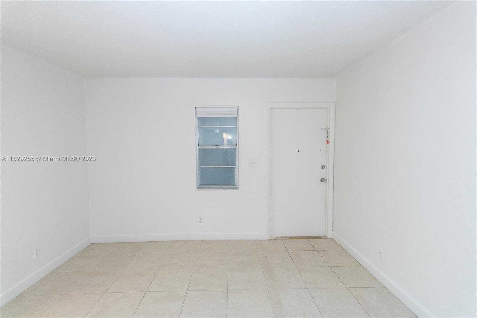 HOLLYWOOD LITTLE RANCHES - Residential Lease