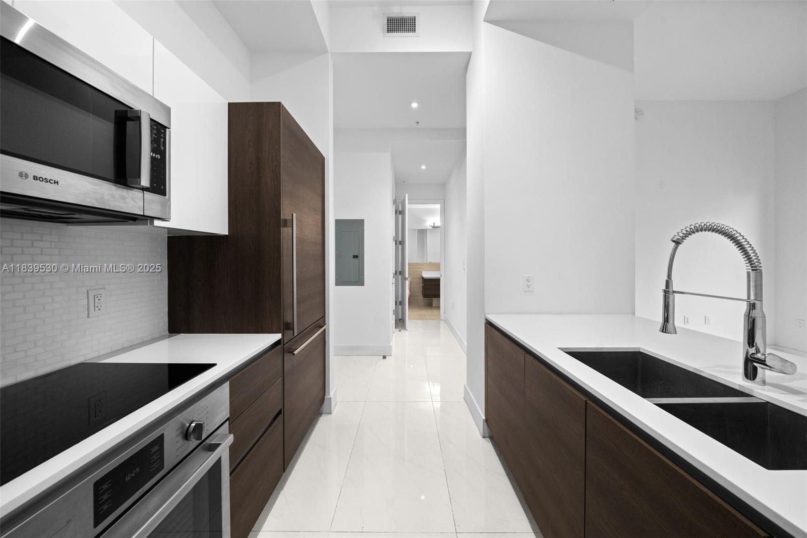 MERRICK MANOR CONDO - Residential Lease