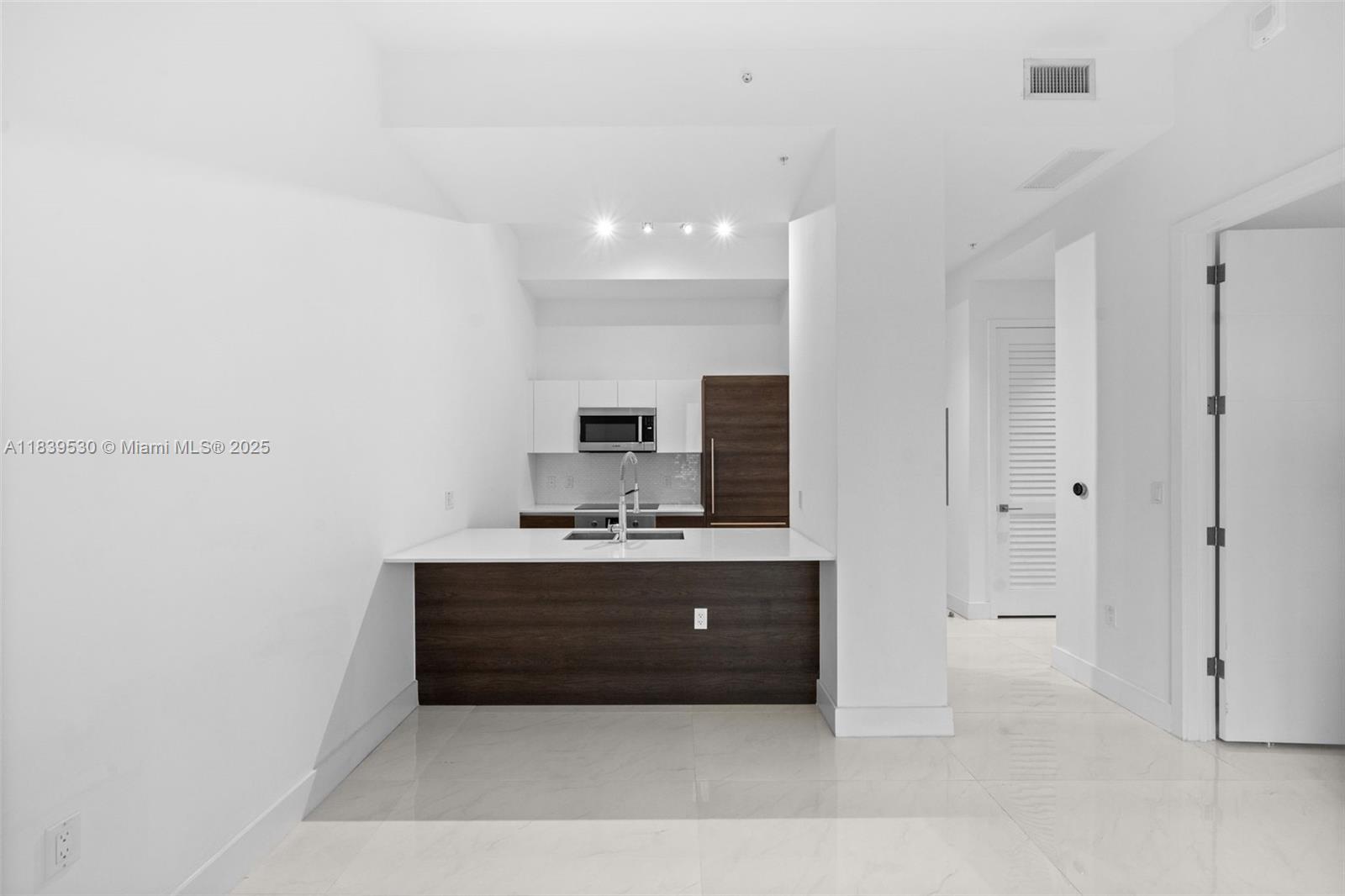 MERRICK MANOR CONDO - Residential Lease
