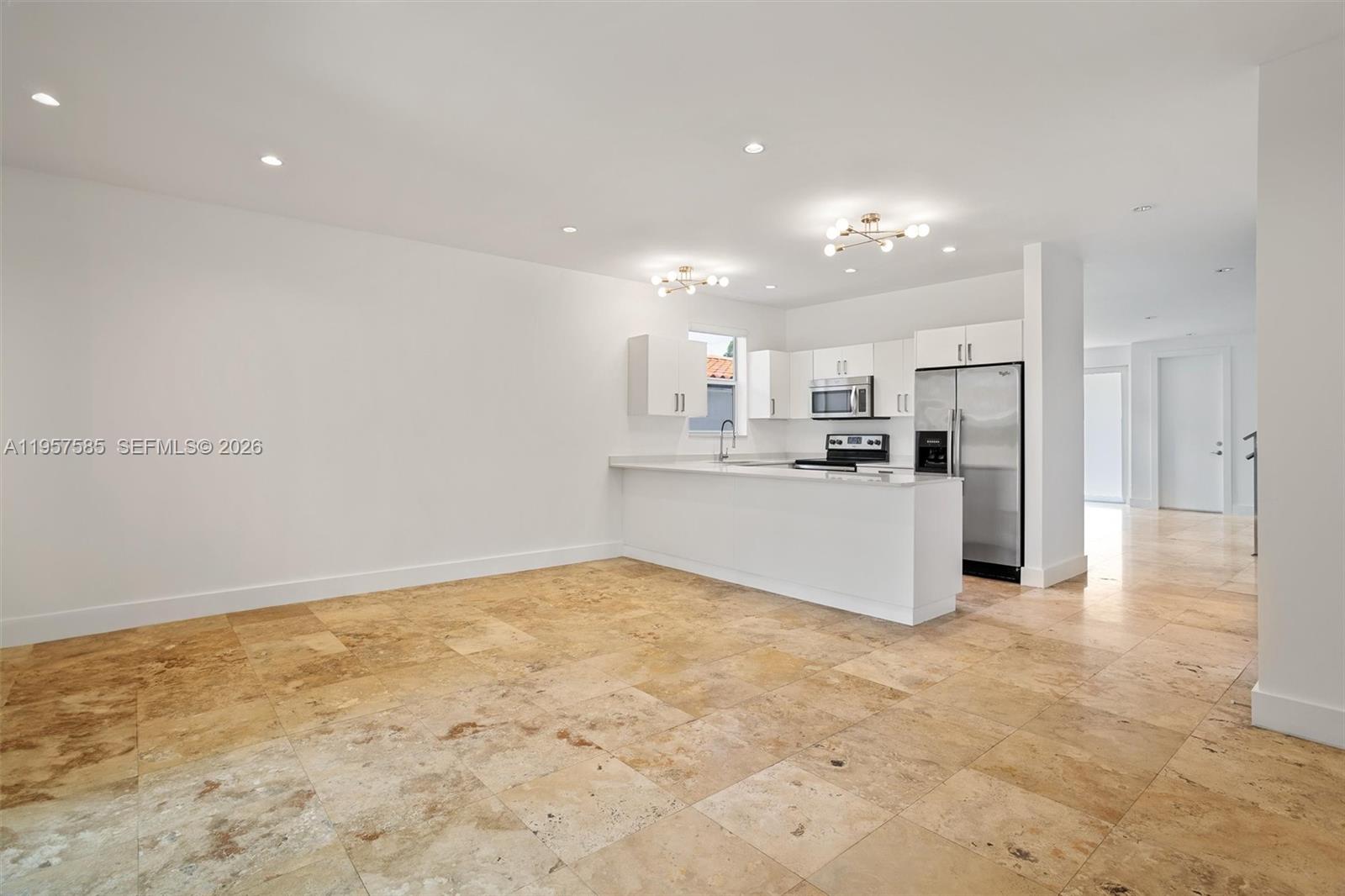 SILVER BLUFF GARDENS - Residential