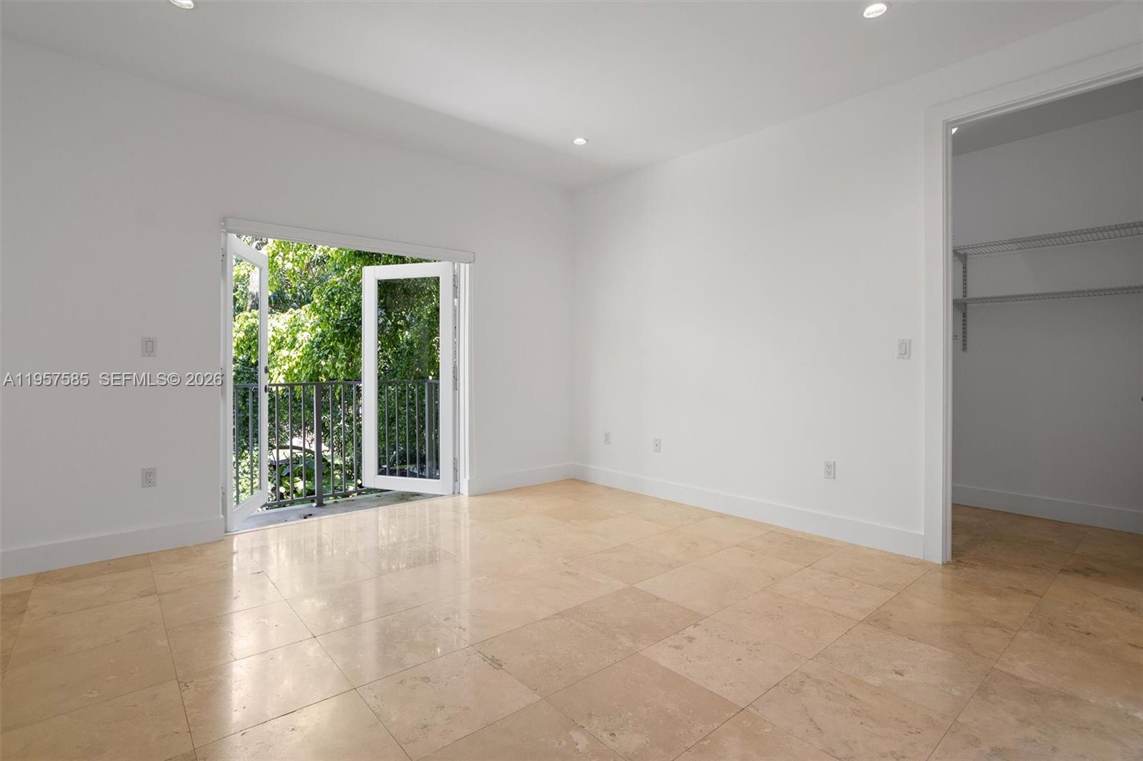 SILVER BLUFF GARDENS - Residential