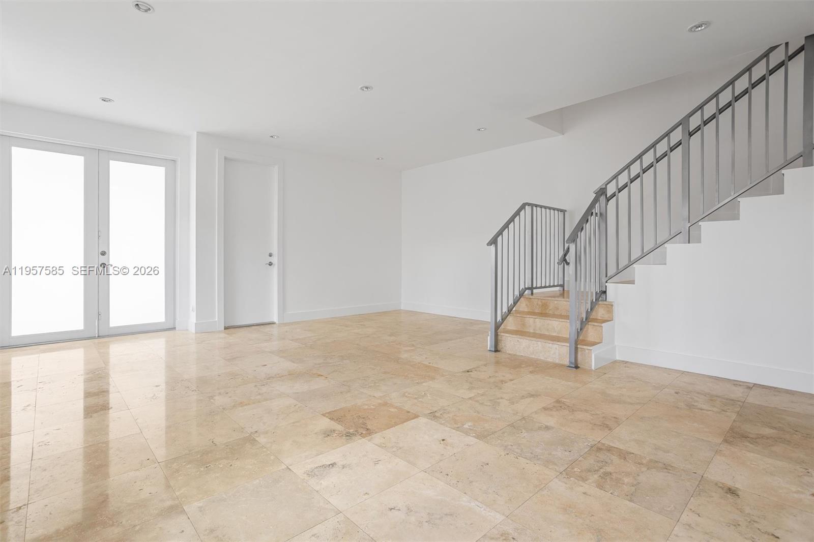 SILVER BLUFF GARDENS - Residential
