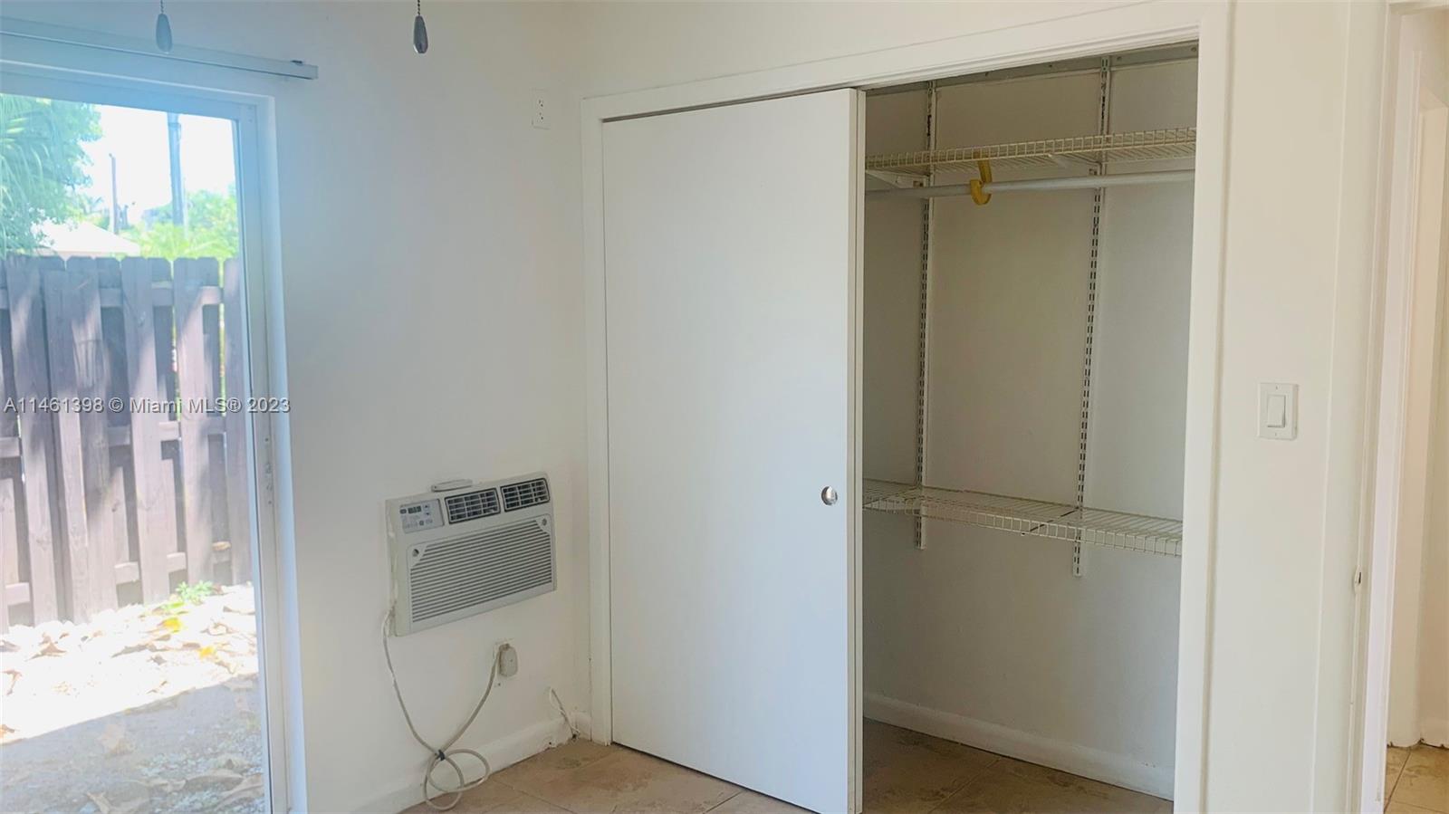 932 MOFFETT CONDO - Residential