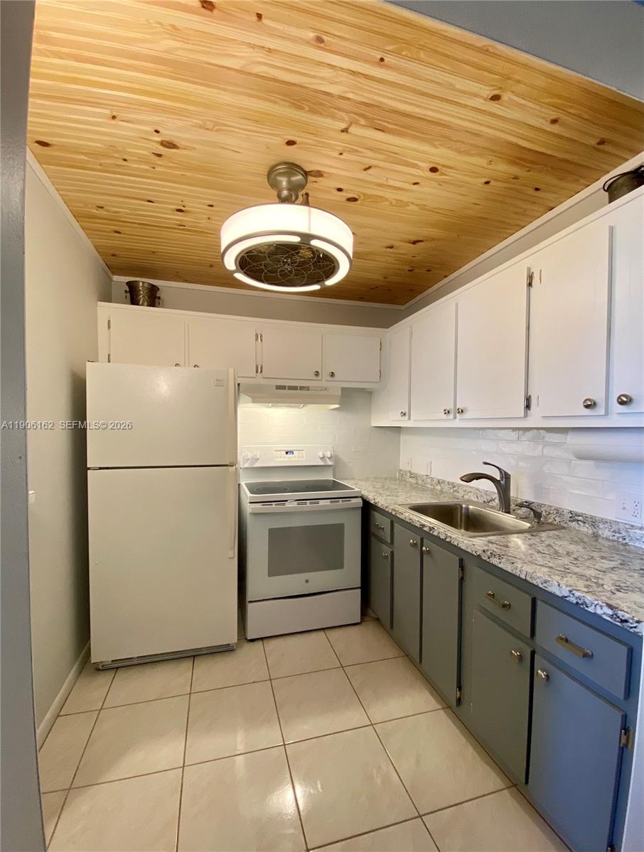 PRESTON AT CENTURY VILLAG - Residential