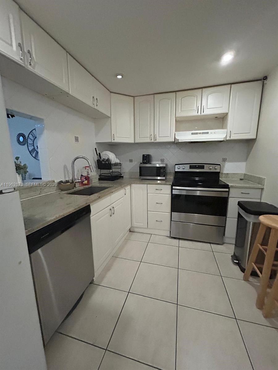 HERITAGE CIRCLE CONDO - Residential