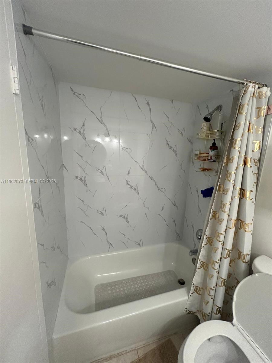 HERITAGE CIRCLE CONDO - Residential