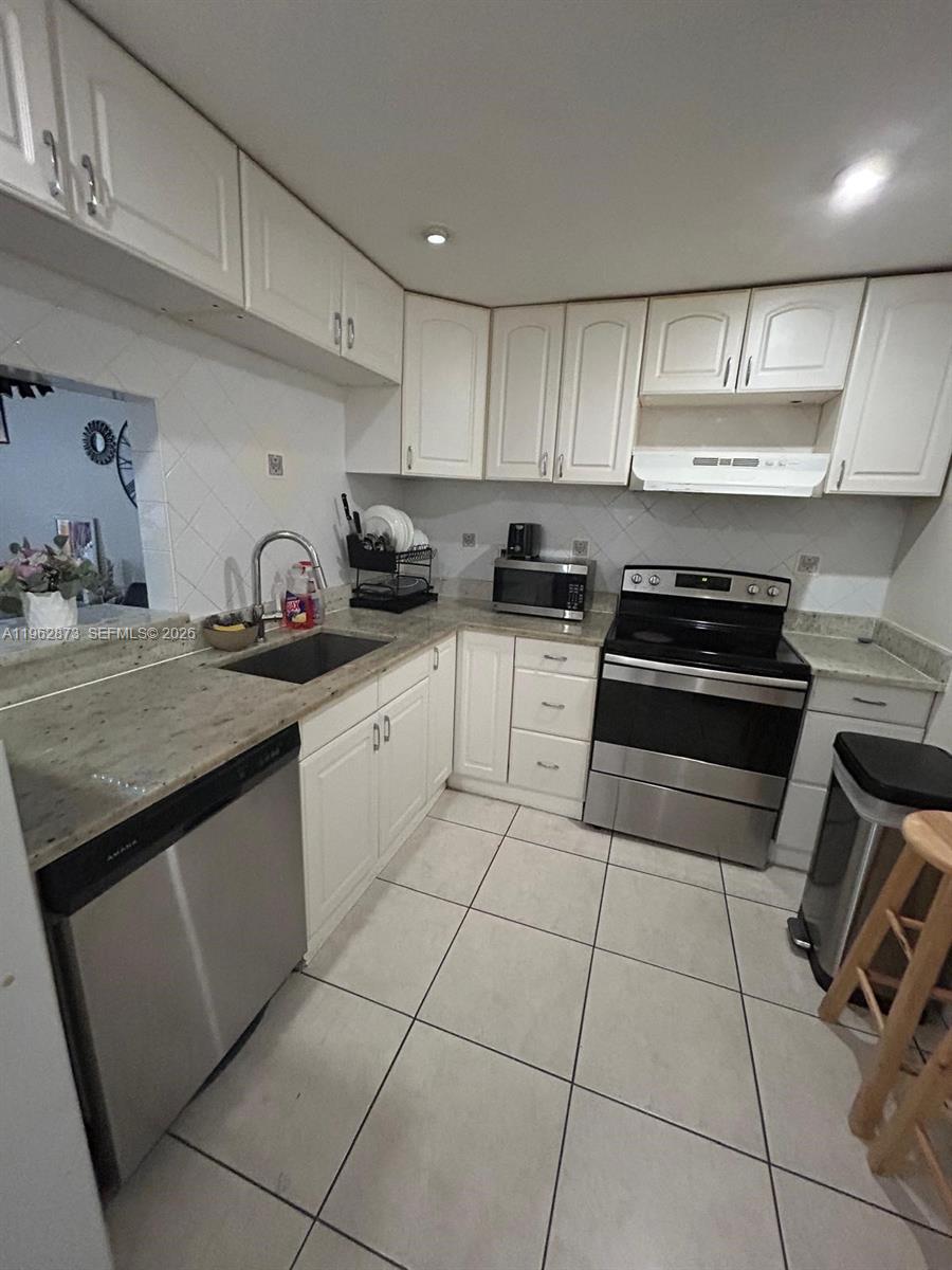 HERITAGE CIRCLE CONDO - Residential