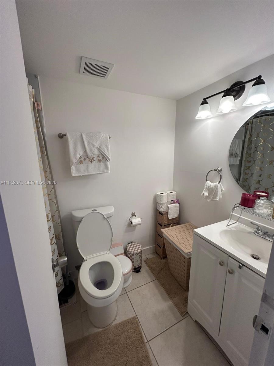 HERITAGE CIRCLE CONDO - Residential