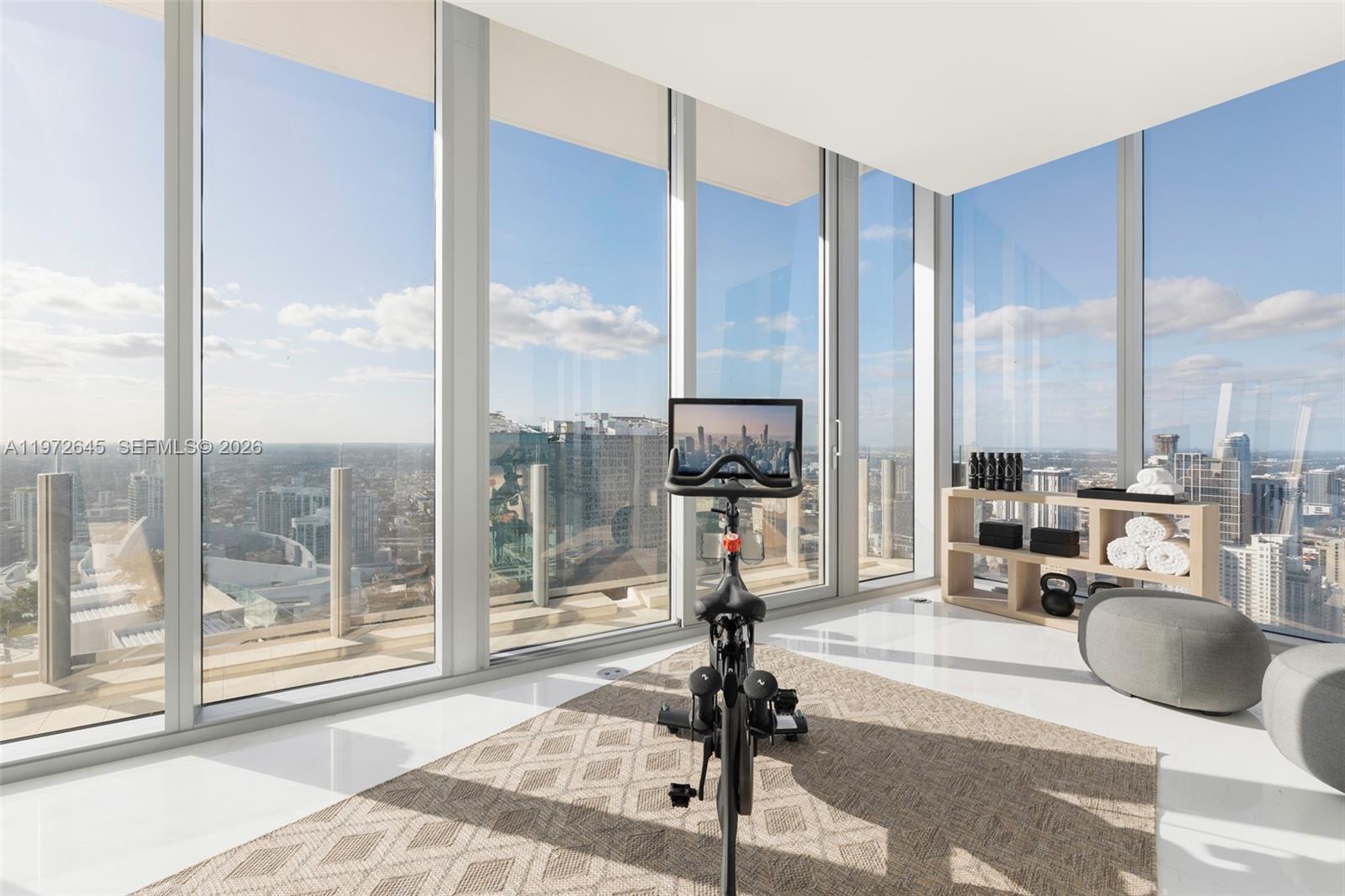 MET 1 CONDO - Residential