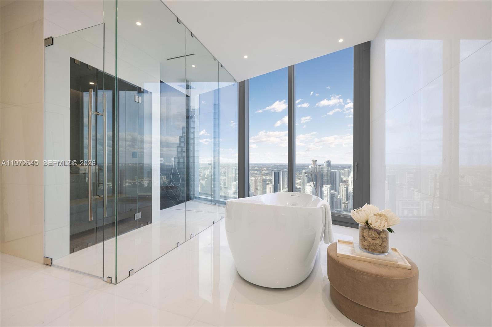 MET 1 CONDO - Residential
