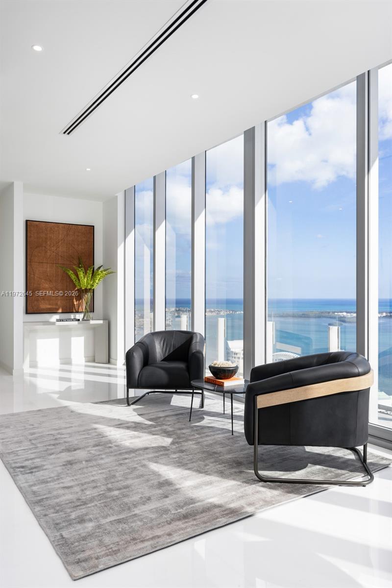 MET 1 CONDO - Residential