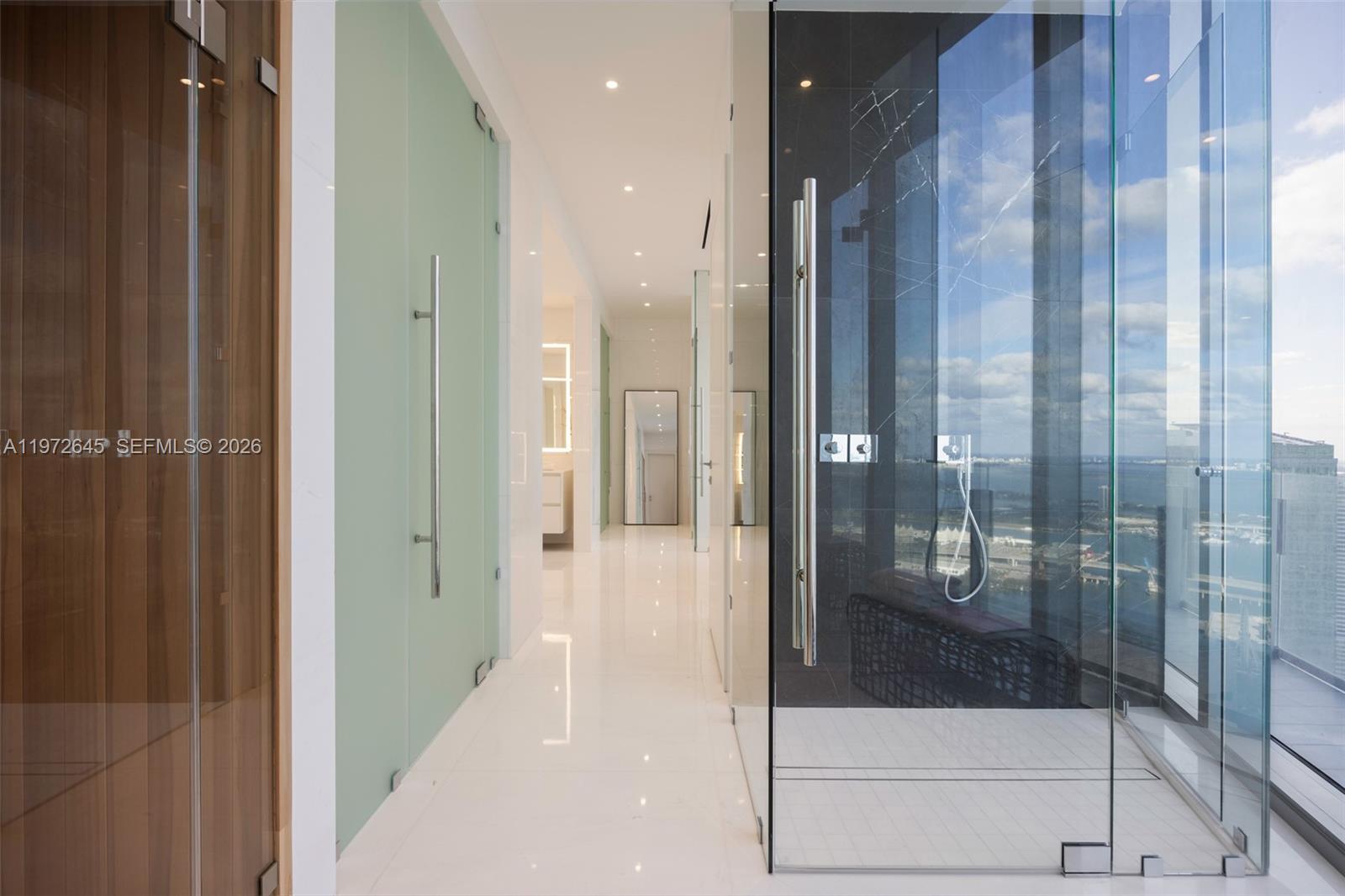 MET 1 CONDO - Residential