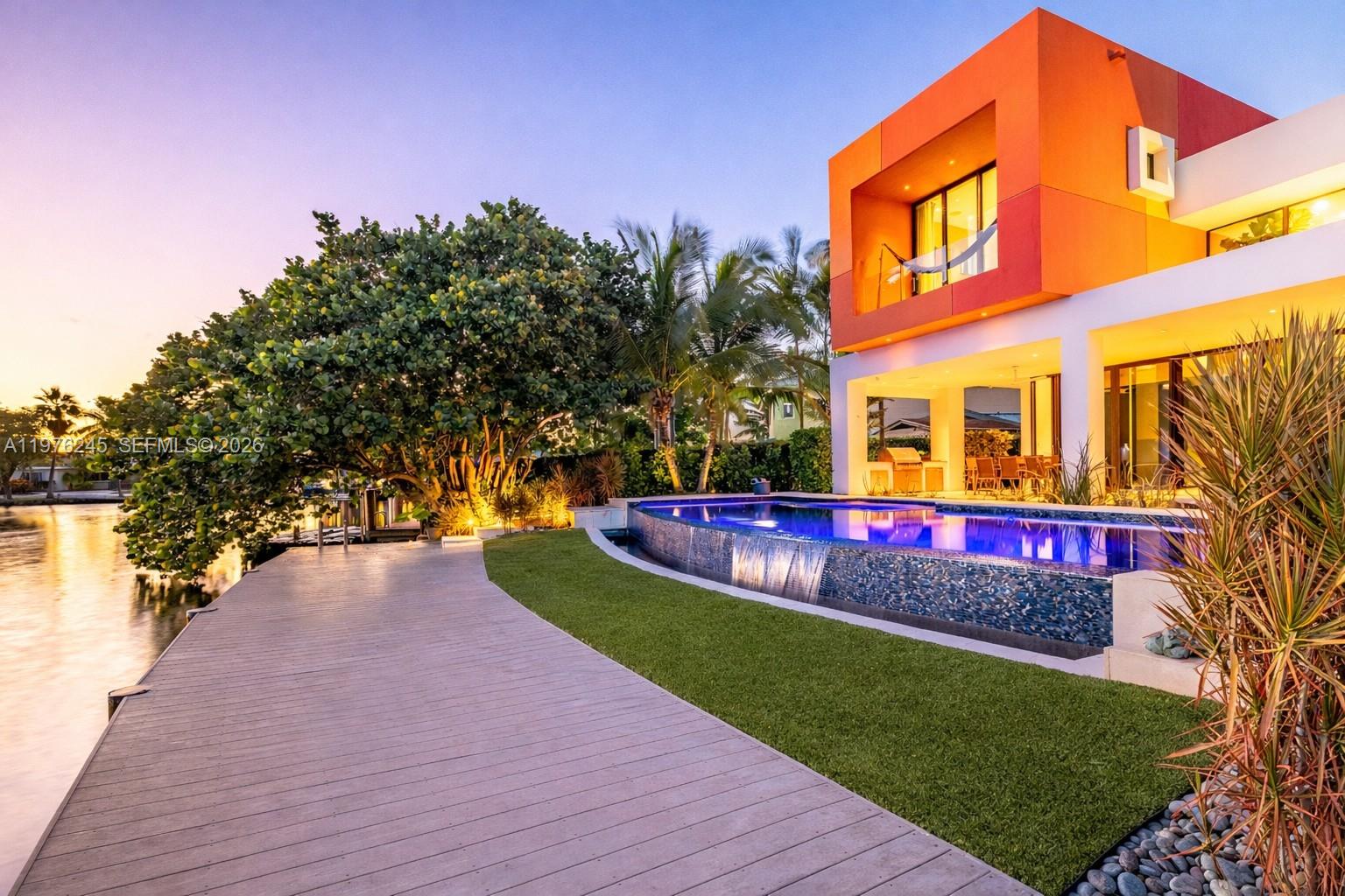 SOUTH CORAL POINT - Residential