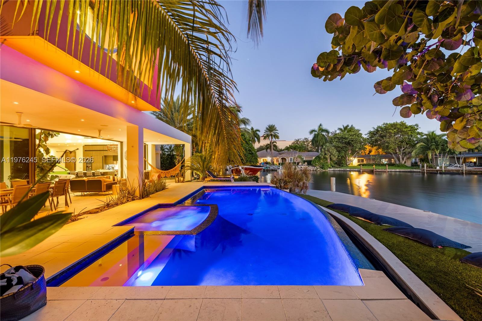 SOUTH CORAL POINT - Residential