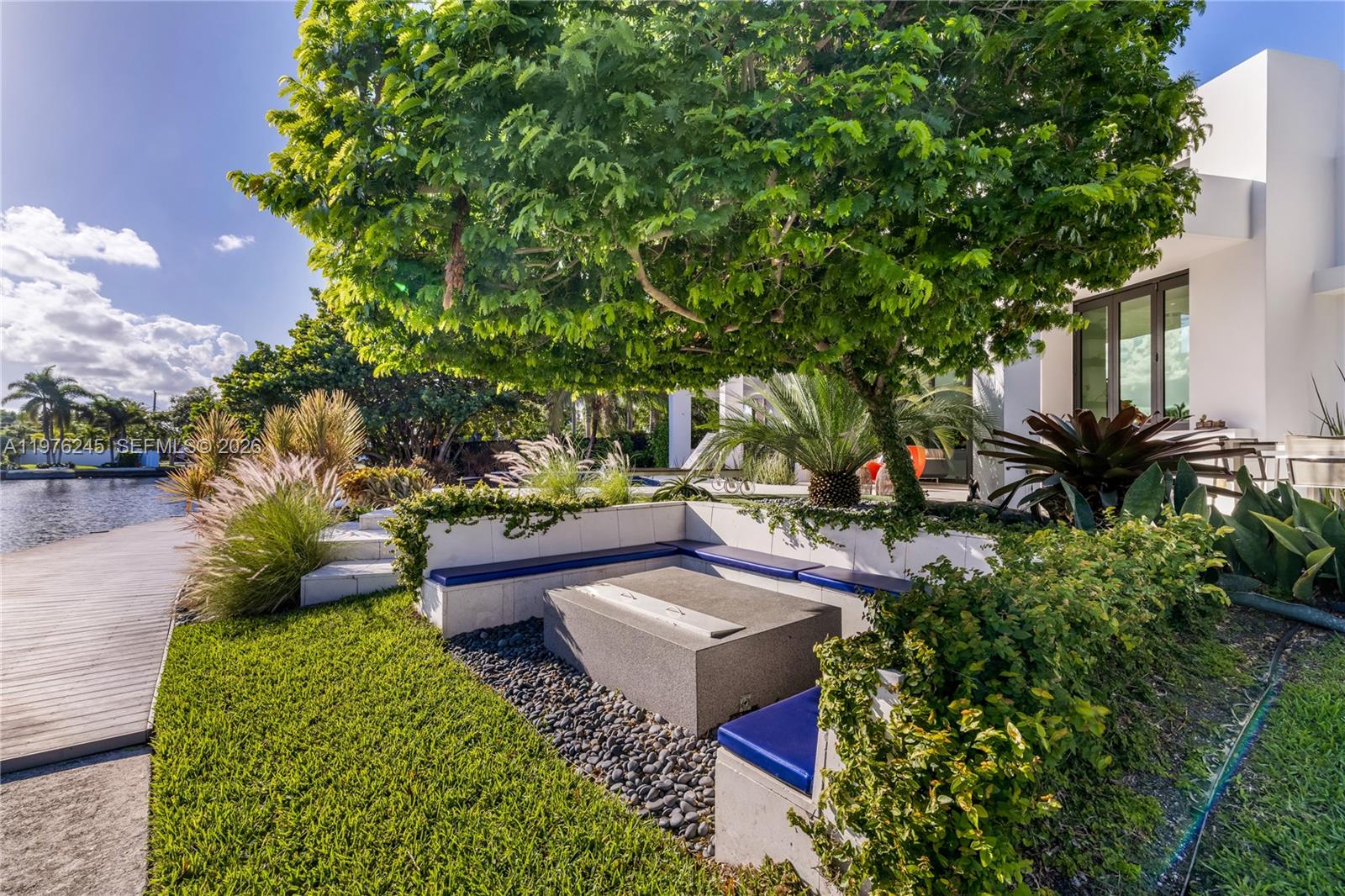 SOUTH CORAL POINT - Residential