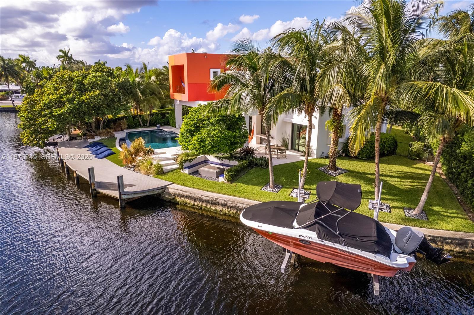 SOUTH CORAL POINT - Residential