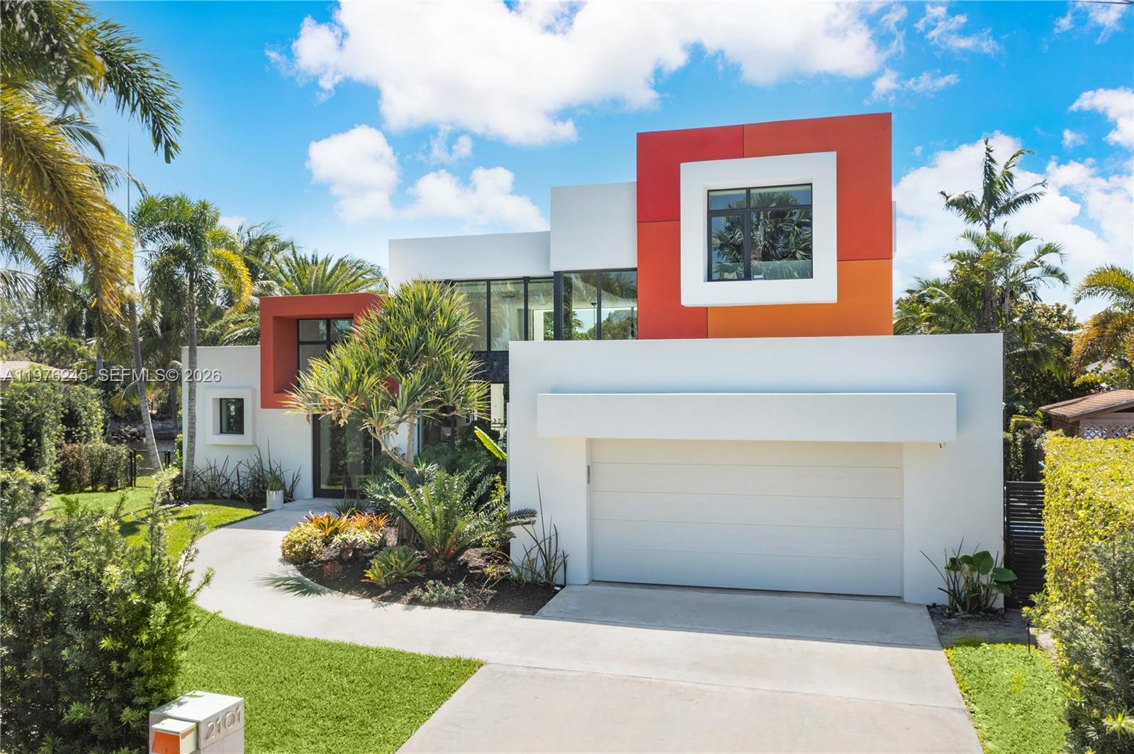SOUTH CORAL POINT - Residential
