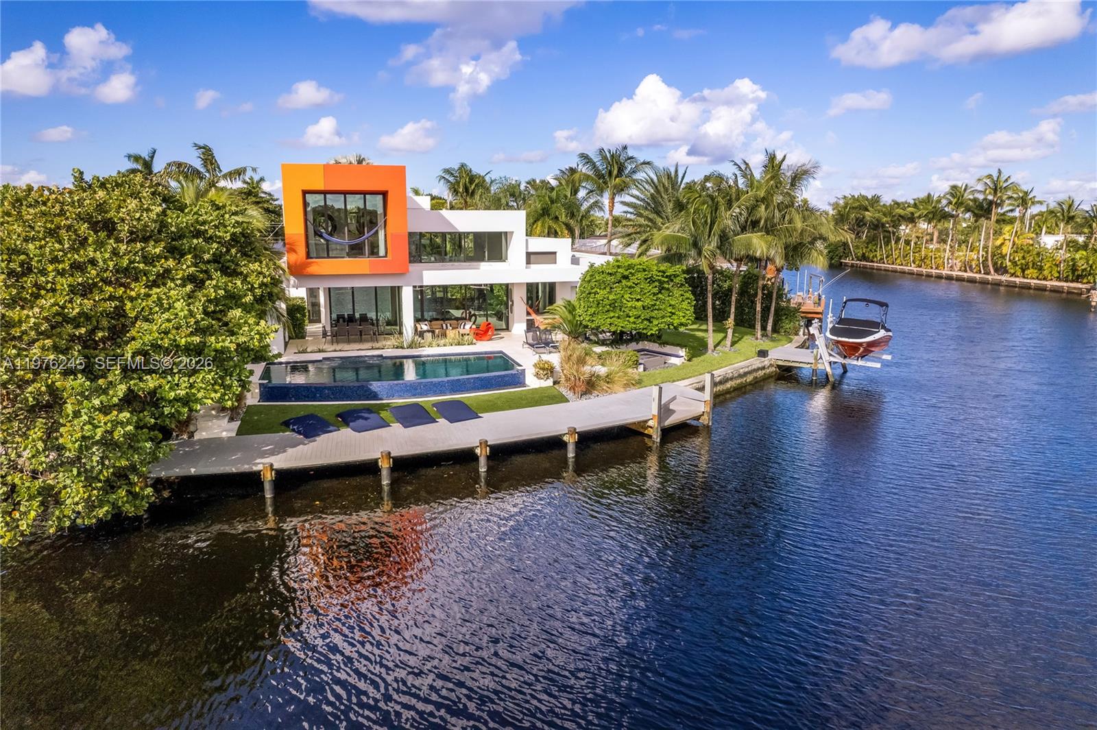 SOUTH CORAL POINT - Residential