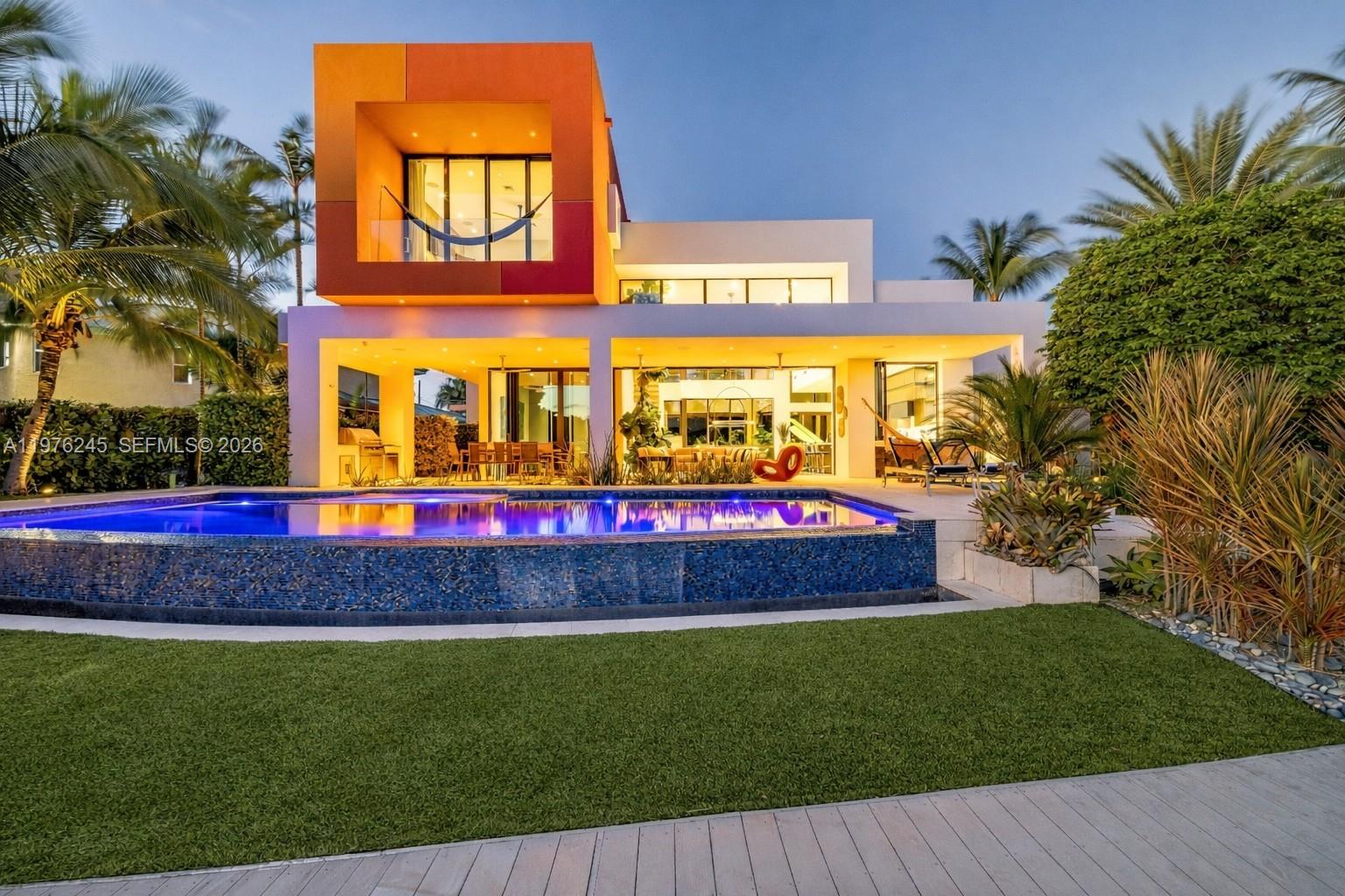SOUTH CORAL POINT - Residential