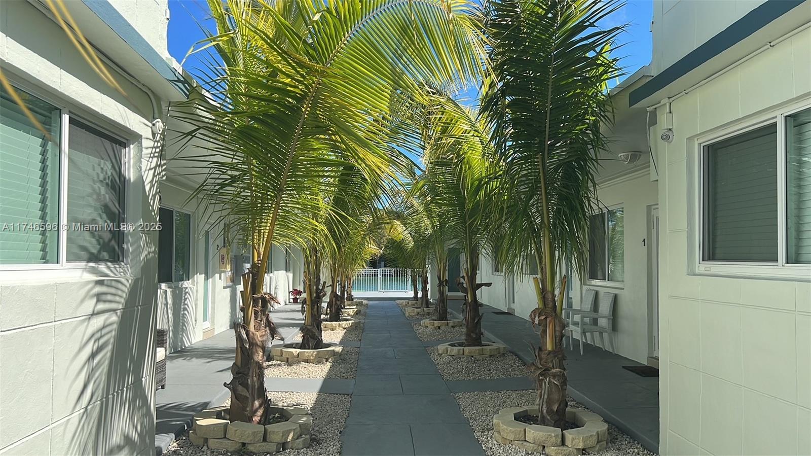 BISCAYNE BCH SUB - Residential Lease