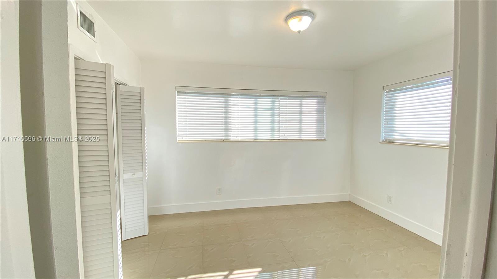 BISCAYNE BCH SUB - Residential Lease