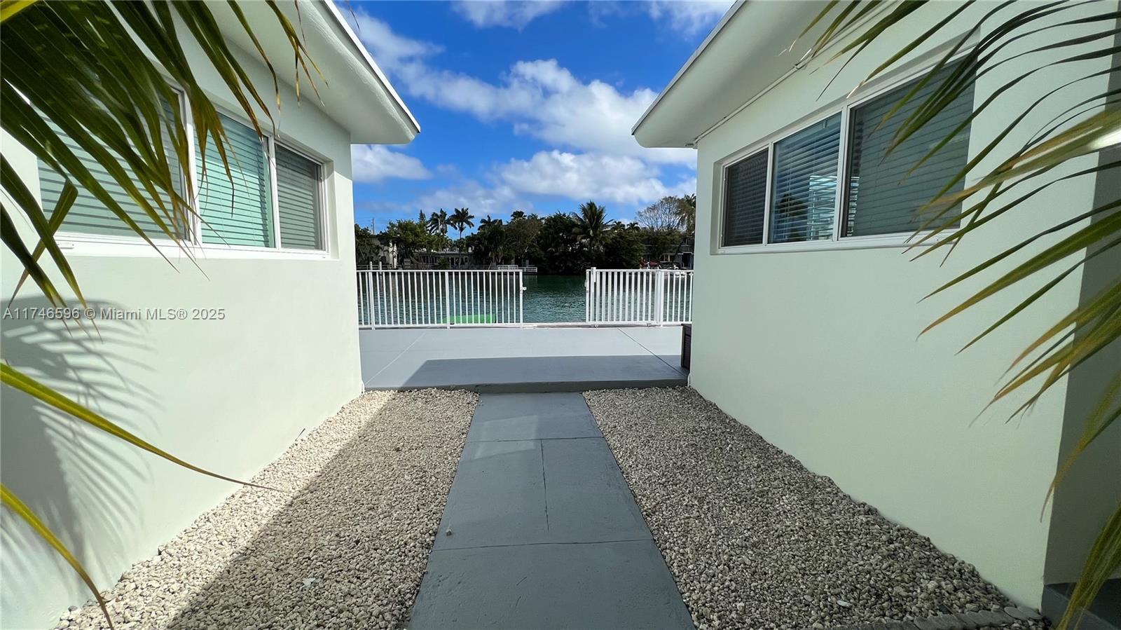 BISCAYNE BCH SUB - Residential Lease