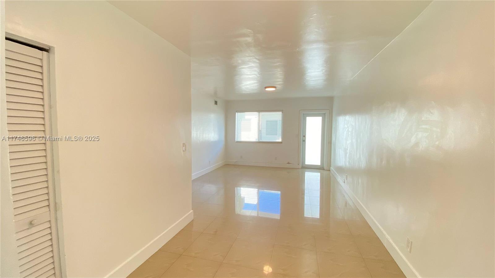 BISCAYNE BCH SUB - Residential Lease